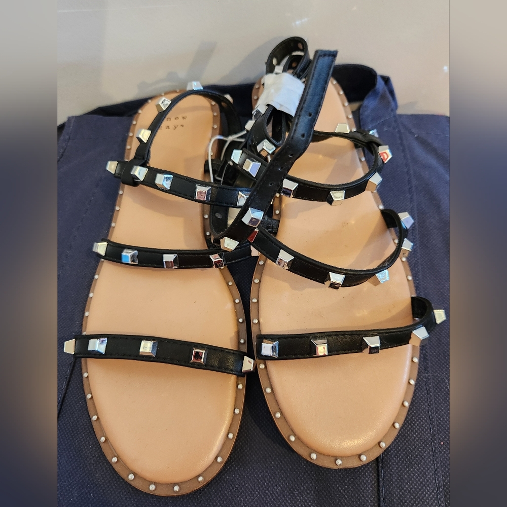 NWT Womens Black Sandals size 7.5